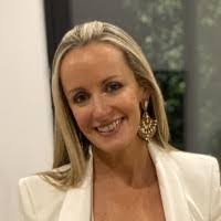 Sandra Leeson's Instagram, Twitter & Facebook