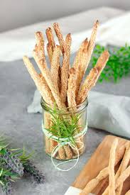 Grissini Low Carb Und Glutenfrei Der Leckere Brotsnack Mal Anders Rezept In 2020 Grissini Rezept Glutenfrei Lecker