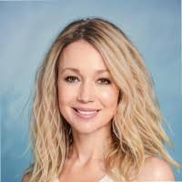 Molly Crowley's Instagram, Twitter & Facebook