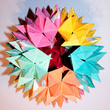 Es handelt sich dabei um ein modulares origami, bei dem einzelne papierdreiecke so ineinander gesteckt werden, das am. Riesigen Bascetta Stern Basteln Goliath Premium Kostenlose Anleitungen Ribbelmonster