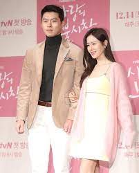 And the way hyun bin gaze at her on their interviews show so much love ? Actors Son Ye Jin And Hyun Bin Reveal They Ve Been Dating For Eight Months