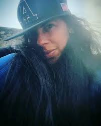 Ropas y zapatos de poco uso en buen estado