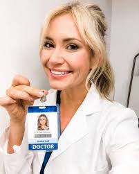 To that beautiful woman who loves me I love you too honey 💞💞💞💞