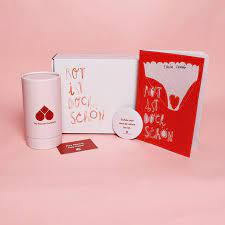 The female company delivers hygiene products for the everyday needs of modern women. Schau Mal Was Da Unten Los Ist Box Cuca By Linda