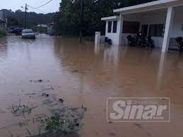 In kampung pulau meranti dalam fällt am morgen regen bei temperaturen von 24°c. Kampung Pulau Meranti Dilanda Banjir Kilat