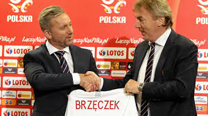 Gęstniejące nad jerzym brzęczkiem czarne chmury jeszcze nie oznaczają. Fed8ezbkcnbqqm