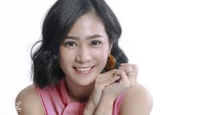 Sudah ah, itu itu melulu yang ditanyain, tampik bunga zainal. Bunga Zainal Dilarikan Ke Rumah Sakit Karena Demam Showbiz Liputan6 Com