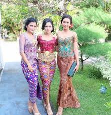 30 Model Kebaya Bali Modern Terbaru 2018 Kebaya Brokat Model Pakaian Wanita Gaun Batik