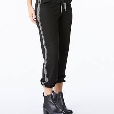 Monrow Supersoft Contrast Stitch Sweats In Black Cest