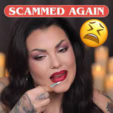 Holly Klemenswicz's Instagram, Twitter & Facebook