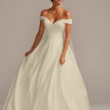 Buy champagne wedding dresses and get the best deals at the lowest prices on ebay! 22 Best Champagne Wedding Dresses Of 2021