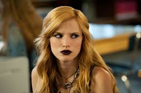 Check spelling or type a new query. Bella Thorne Bremst Mit Nacktfotos Erpresser Aus Futter