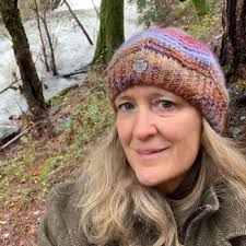 Elizabeth Soderstrom's Instagram, Twitter & Facebook