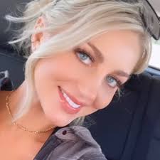 Taylor Caruso (@tayloranntanktops) • Facebook