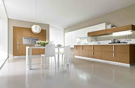 Que las #cocinasblancas siempre triunfan es algo que ya se sabe. Mesas De Cocina Modernas Practicas Y Funcionales