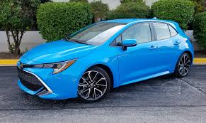 However, honda has provided rear passengers with more available legroom than what people sitting in the back of the toyota corolla. Test Drive 2019 Toyota Corolla Hatchback Xse The Daily Drive Consumer Guide The Daily Drive Consumer Guide