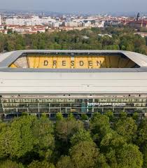Die größten sportlichen erfolge sind acht. 2 Bundesliga Club Dynamo Dresden Is Unbelievably Screwed