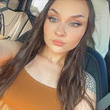 Rachael Cartwright's Instagram, Twitter & Facebook