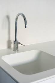 Un Evier En Corian Evier Deco Blanche Amenagement Cuisine