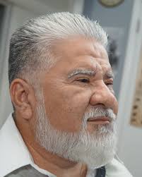 UUUEEE!!!! Silver Fox ready to lead the pack!!! Hay papá!!! We looking  spicey for the weekend baby!! . COME CHECK OUT THESE BANDITS!! . .  #finelinezbarbershop #barber #police #shop #explorepage #explore #style #