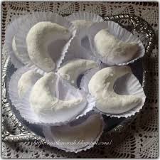 Delice Et Gourmandise Recettes Algeriennes Tcharak Msaker Corne De Gazelle Corne De Gazelle Gateau Oriental Corne