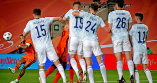 Wie verwacht had dat oranje na de gemiste kwalificatie voor het wk iets zou neerzetten dat op een nieuw begin kon duiden, kwam bedrogen de zege van oranje kwam zodoende niet meer in gevaar. Oranje Is Nog Allesbehalve Klaar Voor Ek Depay Voorkomt Blamage Tegen Schotland Euro 2020 Destentor Nl