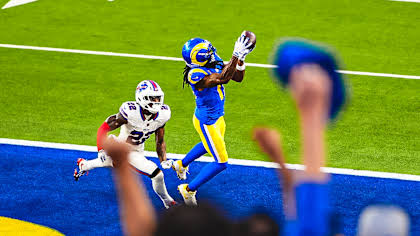 Wide receiver Davante Adams catches a pass for a 4-yard touchdown - Los Angeles Rams Highlights - Week 5 vs. Buffalo Bills at SoFi Stadium