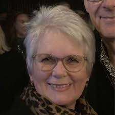 Diana Bradshaw's Instagram, Twitter & Facebook