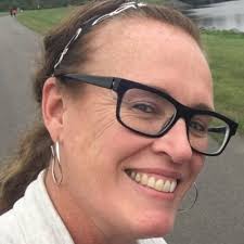 Jennifer Popper's Instagram, Twitter & Facebook