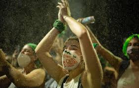 Argentina aprueba la legalización del aborto pic.twitter.com/1sfrwbjrms. 1txlbhaogajwdm