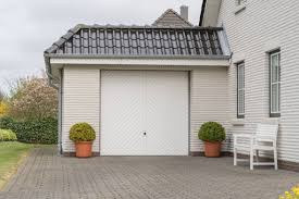 Für eine garage mittlerer größe kann man mindestens 10.000 eur veranschlagen. Was Kosten Fertiggaragen Preise Kosten Und Anbieter