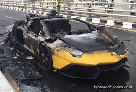 Lamborghini Aventador Roadster Crashed In Dubai Lamborghini Aventador Lamborghini Lamborghini Aventador Roadster