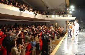 Teatrul naţional radu stanca sibiu. Andrei Codrescu Actor Pe Scena Teatrului Radu Stanca Stirile De Pe Strada Mea Tribuna