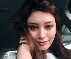 Dewi remaja 2019 live streaming. Biodata Zeera Azizi Pelakon Drama Love Elsa Oh Hiburan