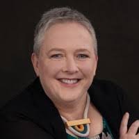 Sara Bogle's Instagram, Twitter & Facebook