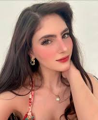 Venezuela tiene nueva reina rumbo al #MissUniverso2025 Sinceramente es una  niña que tenía un perfil de miss mundo (de hecho había dicho que deseaba  esa corona) o quizás de Miss Internacional. De