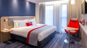 Other amenities include self parking, dry cleaning, and laundry facilities. Holiday Inn Express London Ealing Hotel Visitlondon Com