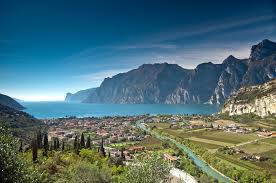 Outdoors, the obligation to wear a mask has been lifted, but you must always have a mask with you and wear it if the minimum distance cannot be kept or in what do i need to know when travelling to lake garda? Lake Garda Marathon 2015 Prepares Time To Run Europe