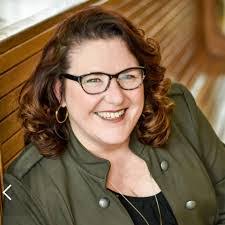 Lisa Dellinger's Instagram, Twitter & Facebook