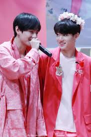 Ah god so cute i love too much v goddddd. 10 Potret Persahabatan V Dan Jungkook Bts Manis Banget