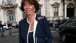He has been the director of tg1 (from 1981 to 1982), a news programme on raiuno, studio aperto (from 1991 to 1992), a news programme on italia 1, and tg4 (from 1992 to 2012). Chi E Diana De Feo La Moglie Di Emilio Fede Notizie It