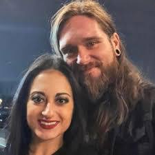 Denise Braden's Instagram, Twitter & Facebook