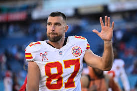 Travis Kelce fights back tears at Arrowhead as retirement rumors continue  to build | Marca