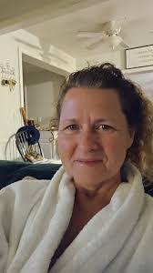 Suzanne Parkinson's Instagram, Twitter & Facebook