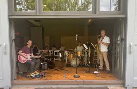 Suzanne Mueller, cellist