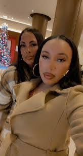 Ashley Cromwell's Instagram, Twitter & Facebook