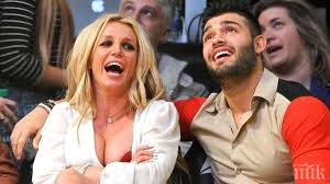 Самые новые твиты от britney spears (@britneyspears): Britni Spirs Ss Zabrana Da Se Omzhi Za 23 Godishnoto Si Gadzhe Informacionna Agenciya Pik