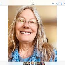 Are there thrift stores in the Garberville area to donate women's clothing?