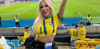 Karoline lima (@akarolinelima) no tiktok | 4m curtidas. Ovbo42o3x1r3 M