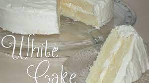 Der kontrast zwischen der säuerlichen zitronenfüllung und dem süßen baiser macht diese torte so einmalig lecker. White Cake Beliebte Amerikanische Torte An Feiertagen Amerikanisch Kochen De